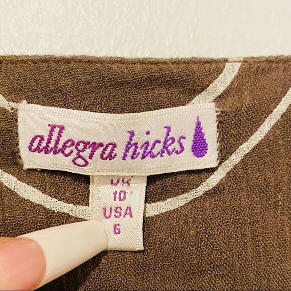 Brown Long Sleeve Dress with Geometric Patterns - Picture 7 of 7